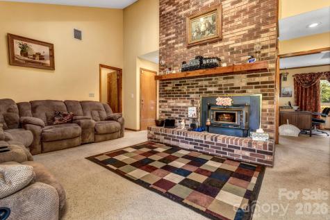 218 Brown Road Hendersonville NC 28791