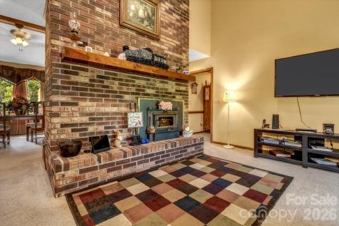 218 Brown Road Hendersonville NC 28791