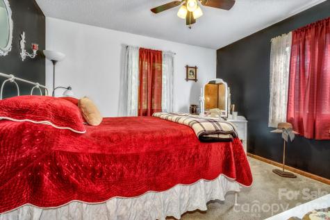 218 Brown Road Hendersonville NC 28791