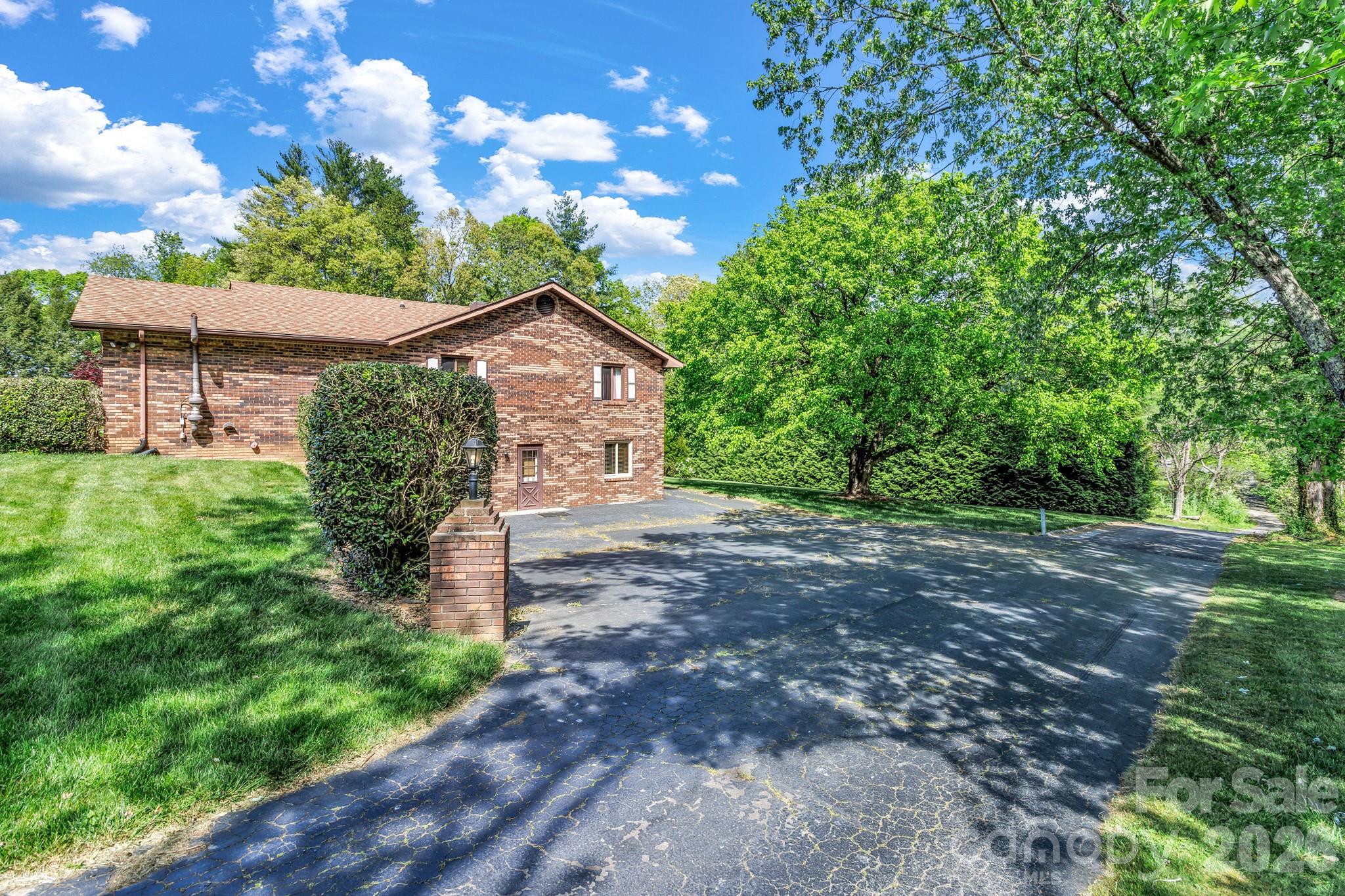 218 Brown Road Hendersonville NC 28791