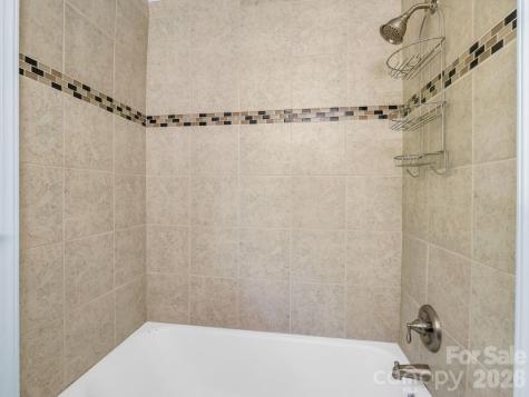 1534 Kensington Road Hendersonville NC 28791