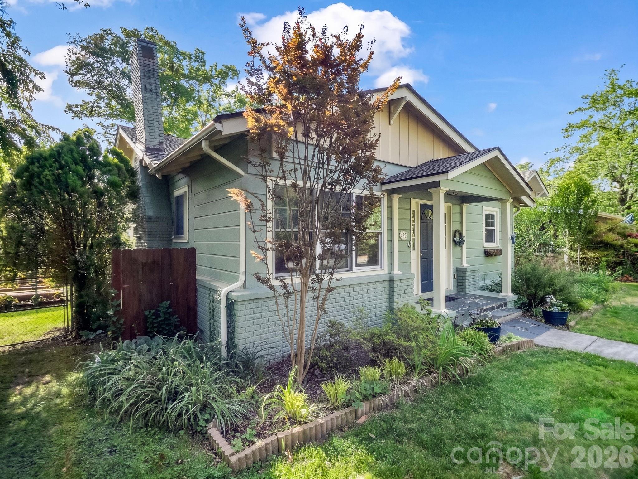 1534 Kensington Road Hendersonville NC 28791