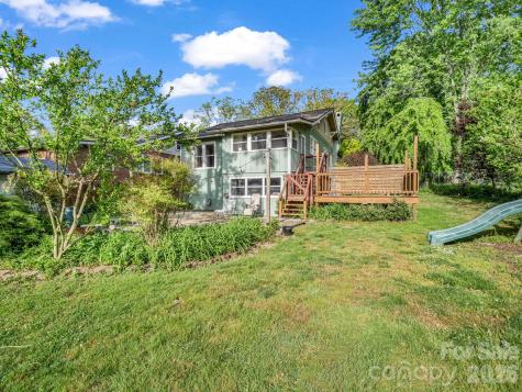 1534 Kensington Road Hendersonville NC 28791
