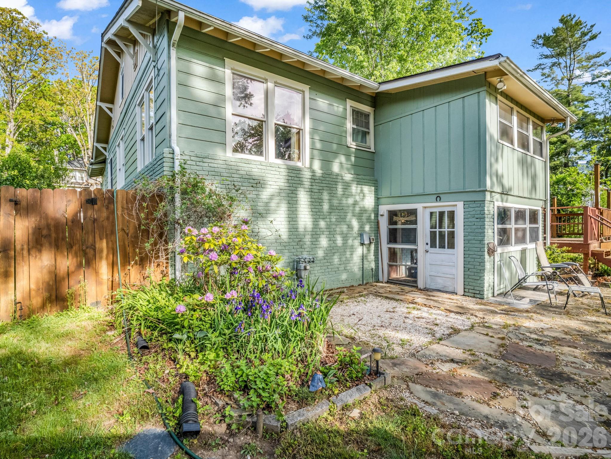1534 Kensington Road Hendersonville NC 28791