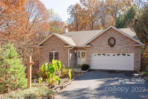 24 Fox Lair Lane Hendersonville NC 28791