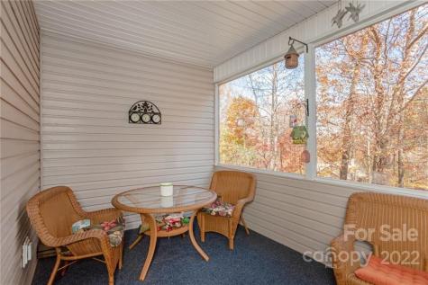 24 Fox Lair Lane Hendersonville NC 28791