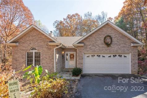 24 Fox Lair Lane Hendersonville NC 28791