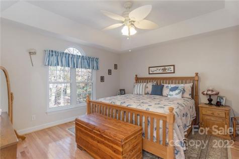 24 Fox Lair Lane Hendersonville NC 28791
