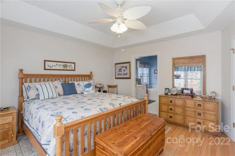 24 Fox Lair Lane Hendersonville NC 28791