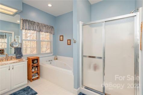 24 Fox Lair Lane Hendersonville NC 28791
