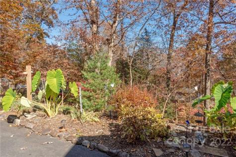 24 Fox Lair Lane Hendersonville NC 28791