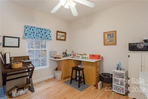 24 Fox Lair Lane Hendersonville NC 28791