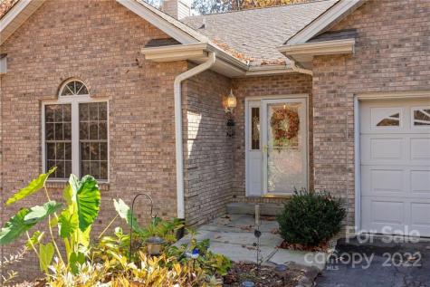24 Fox Lair Lane Hendersonville NC 28791