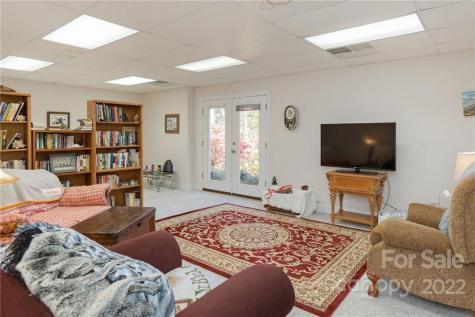 24 Fox Lair Lane Hendersonville NC 28791
