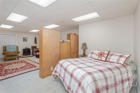 24 Fox Lair Lane Hendersonville NC 28791