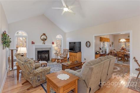 24 Fox Lair Lane Hendersonville NC 28791