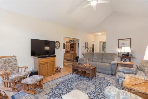 24 Fox Lair Lane Hendersonville NC 28791