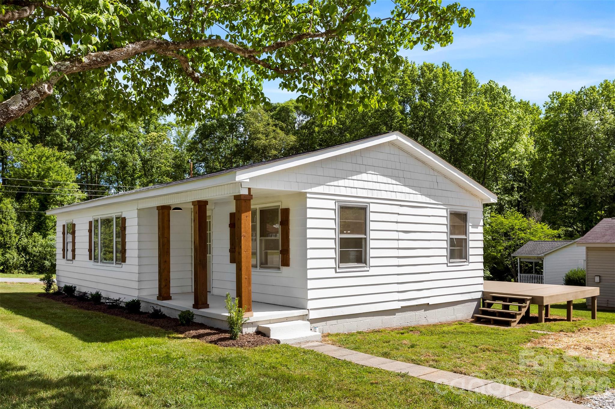301 Gittens Street Lowell NC 28098
