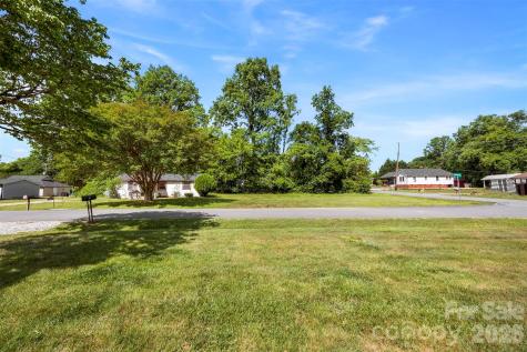 301 Gittens Street Lowell NC 28098