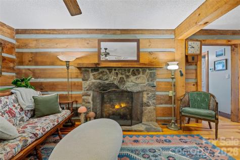 499 E Poplar Drive Hendersonville NC 28792