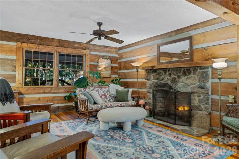 499 E Poplar Drive Hendersonville NC 28792