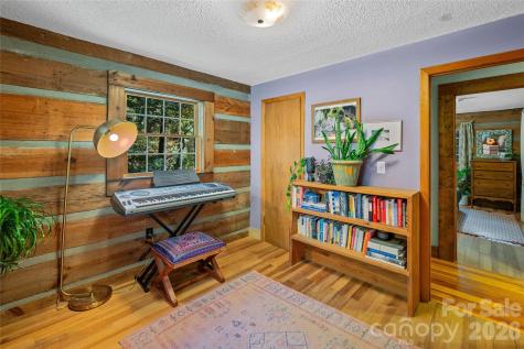 499 E Poplar Drive Hendersonville NC 28792