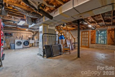 499 E Poplar Drive Hendersonville NC 28792