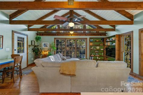 499 E Poplar Drive Hendersonville NC 28792