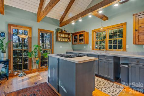 499 E Poplar Drive Hendersonville NC 28792