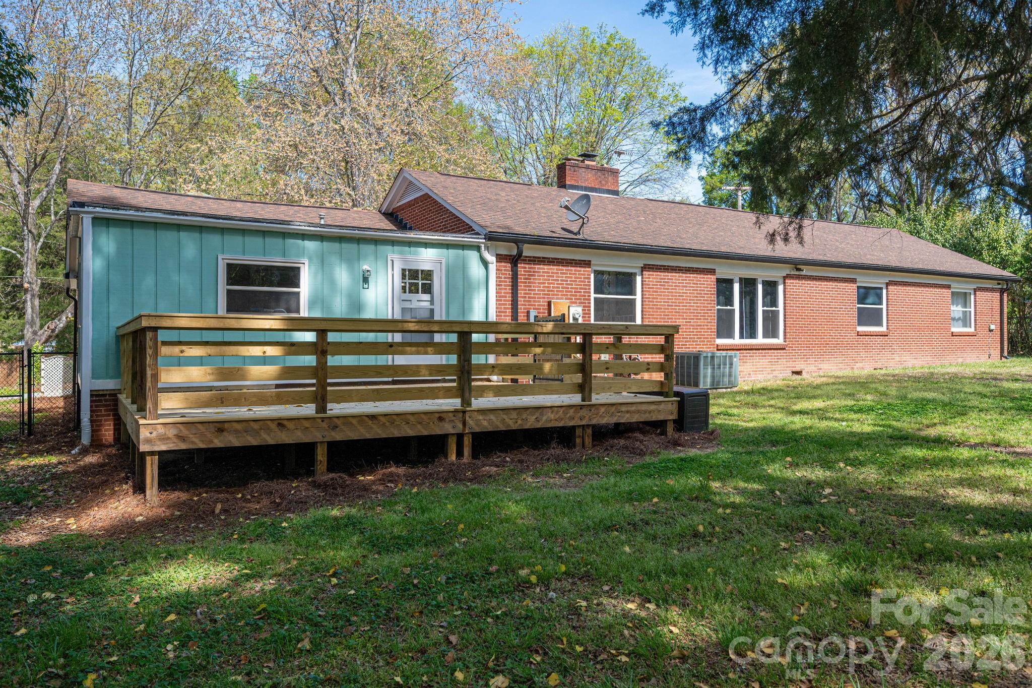 1105 Hillcrest Drive Cherryville NC 28021