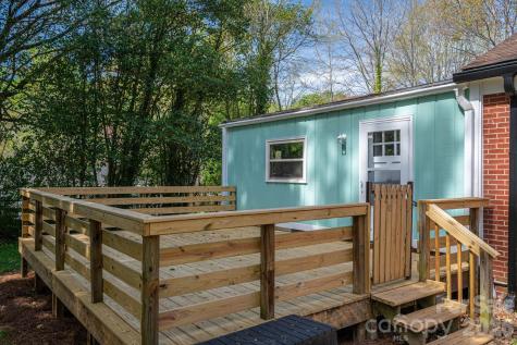 1105 Hillcrest Drive Cherryville NC 28021