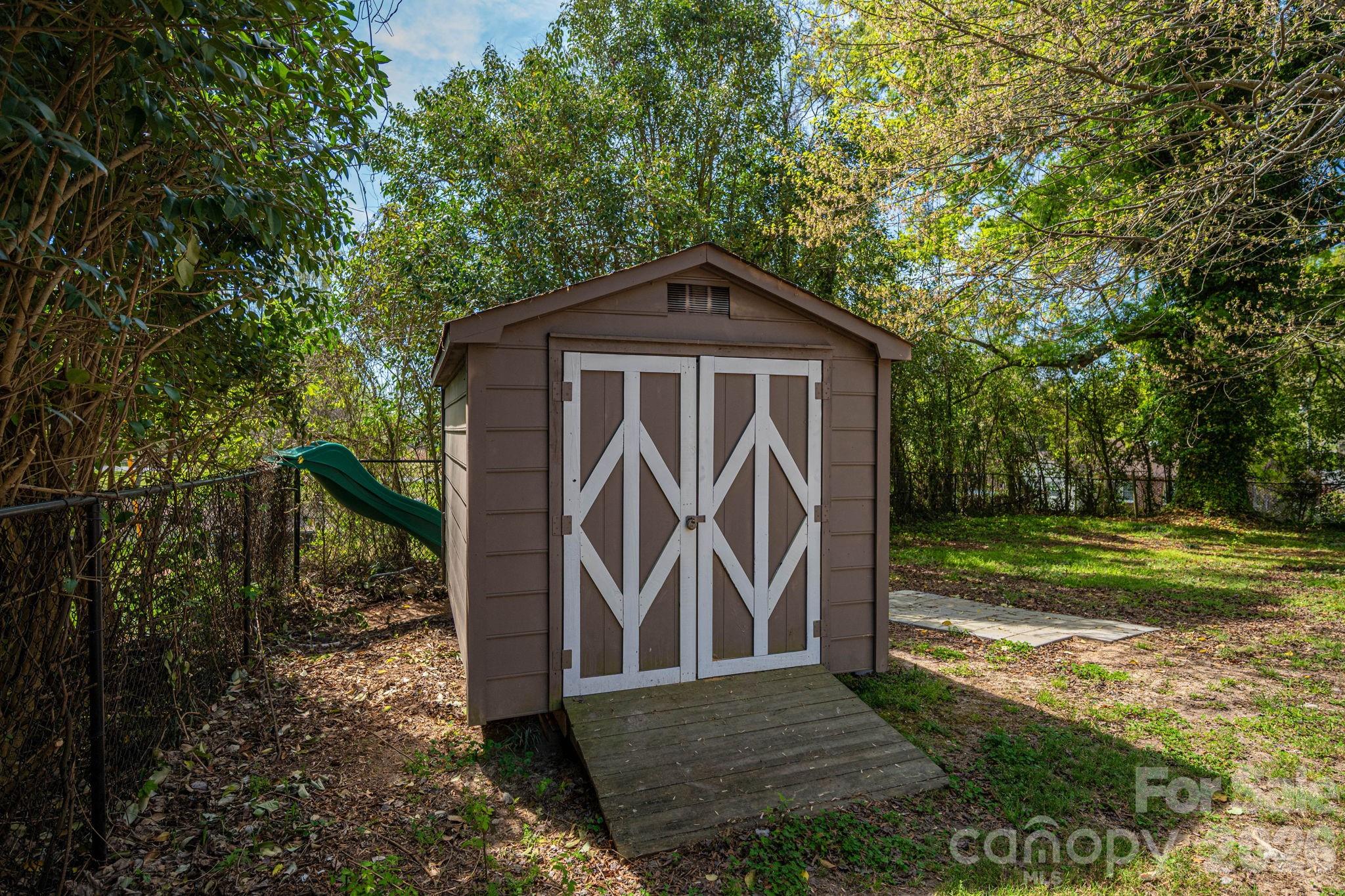 1105 Hillcrest Drive Cherryville NC 28021