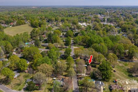 1105 Hillcrest Drive Cherryville NC 28021