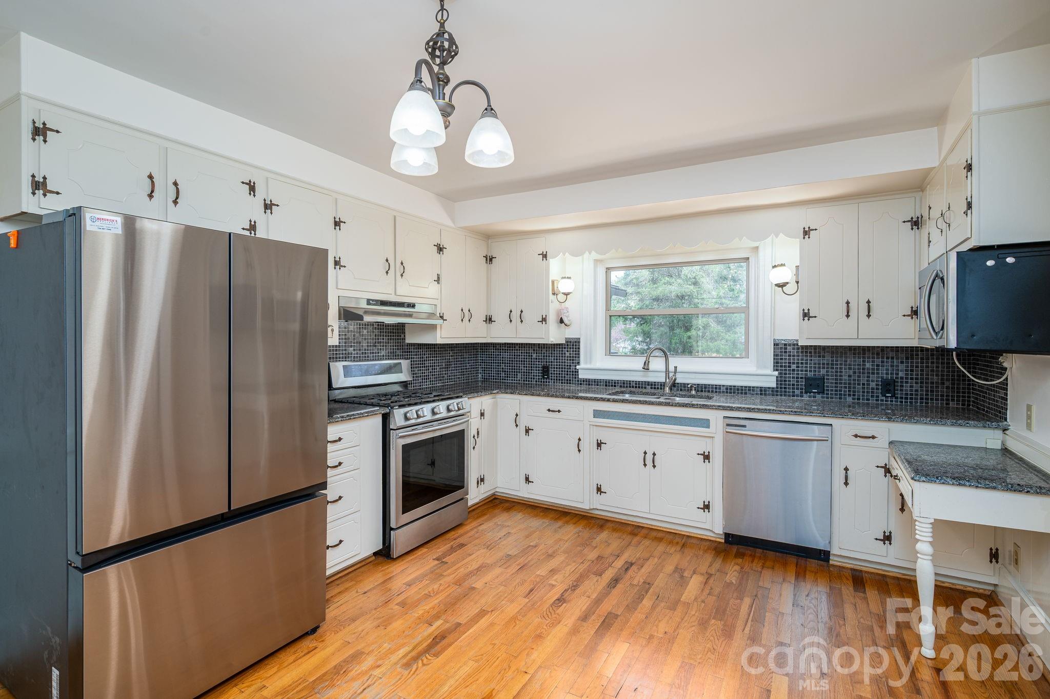 1105 Hillcrest Drive Cherryville NC 28021