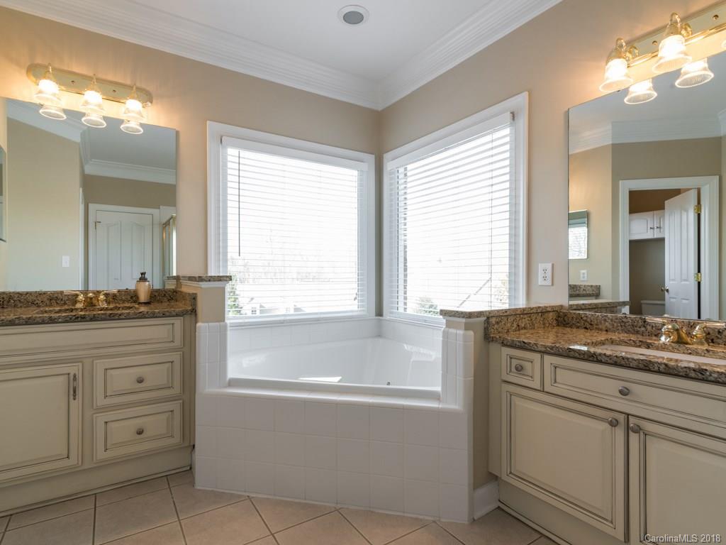 4032 Cambridge Hill Lane Charlotte NC 28270