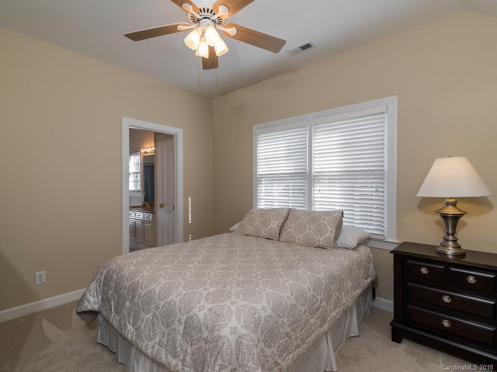 4032 Cambridge Hill Lane Charlotte NC 28270