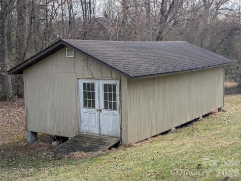 172 School House Road Mills River NC 28759