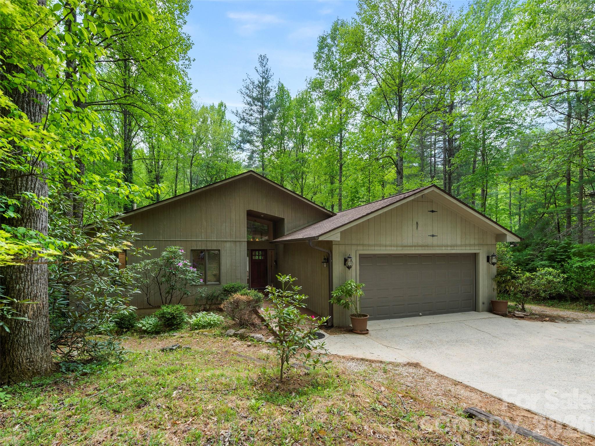 22 Delacy Drive Hendersonville NC 28739
