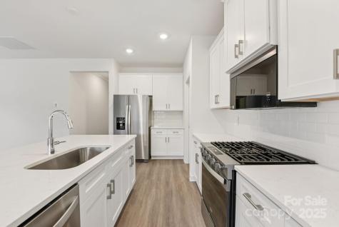 712 Palmer Pendleton Way York SC 29745