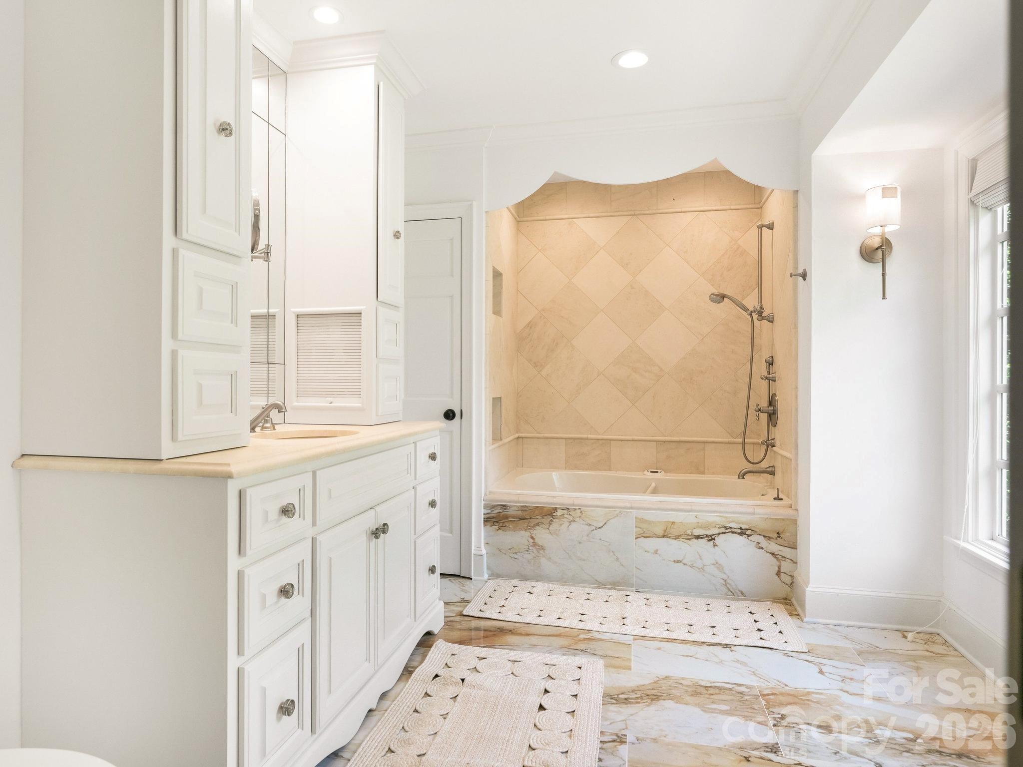 2738 Beverwyck Road Charlotte NC 28211