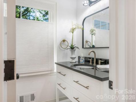 2738 Beverwyck Road Charlotte NC 28211