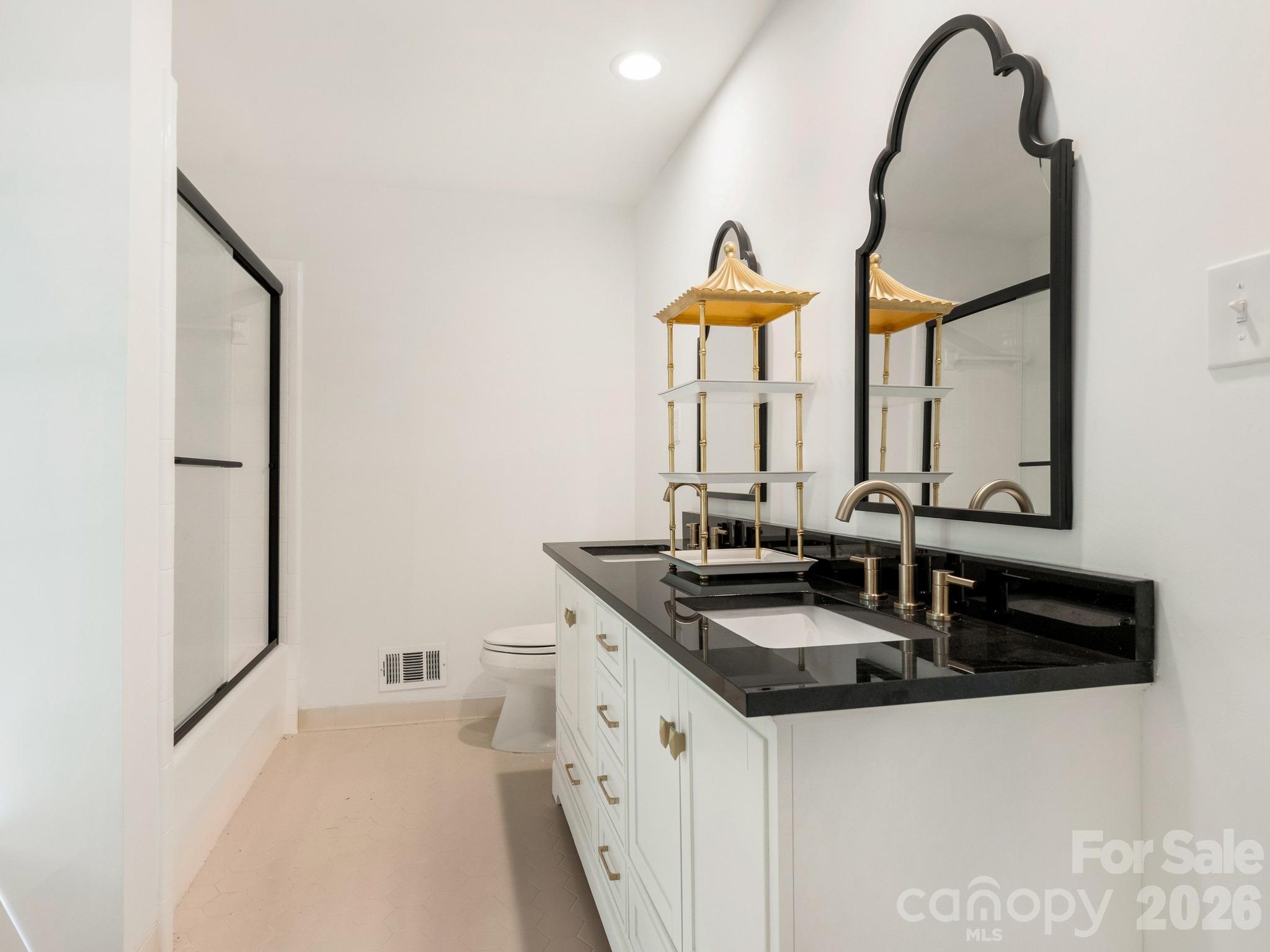 2738 Beverwyck Road Charlotte NC 28211