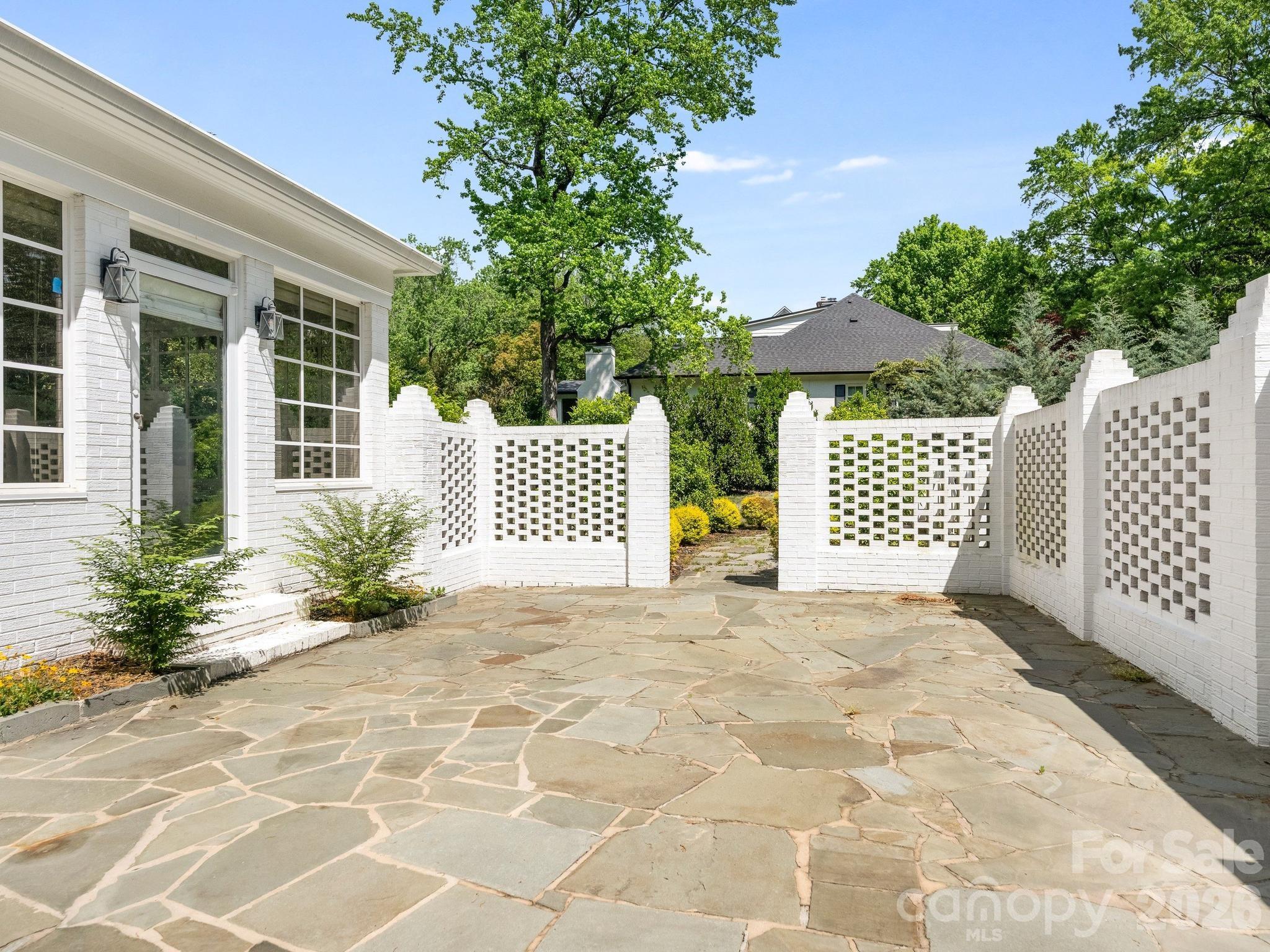 2738 Beverwyck Road Charlotte NC 28211