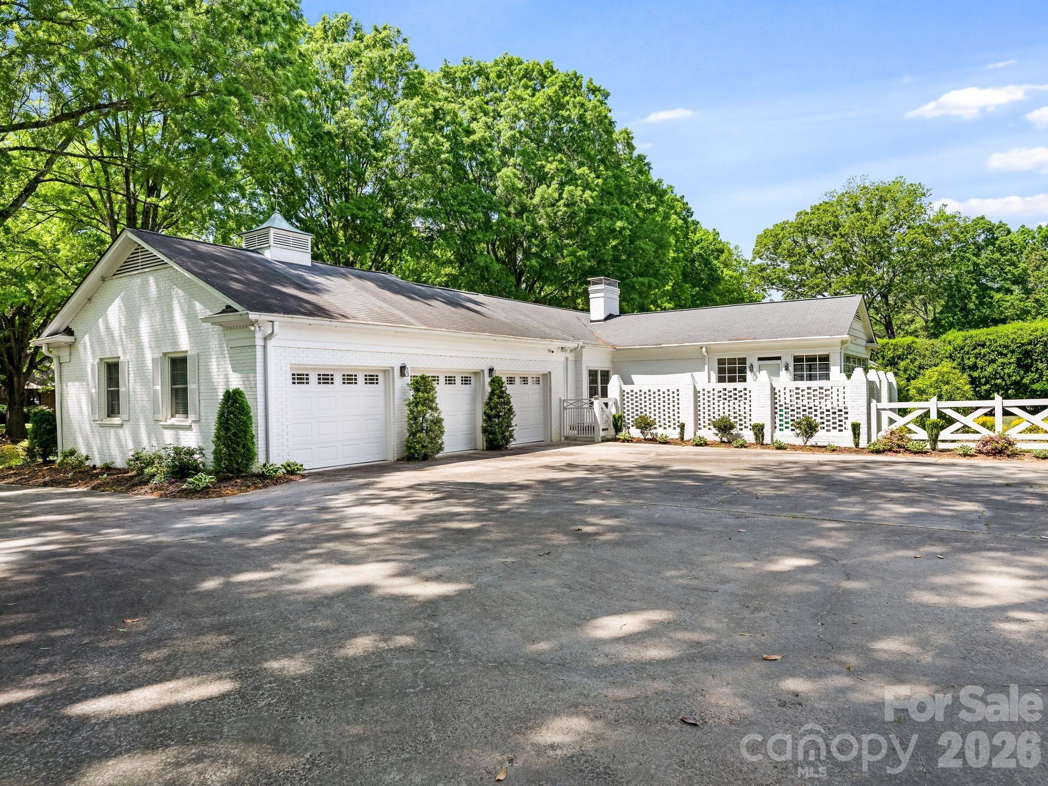 2738 Beverwyck Road Charlotte NC 28211