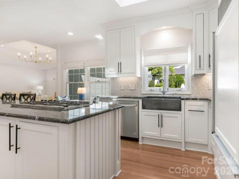 2738 Beverwyck Road Charlotte NC 28211