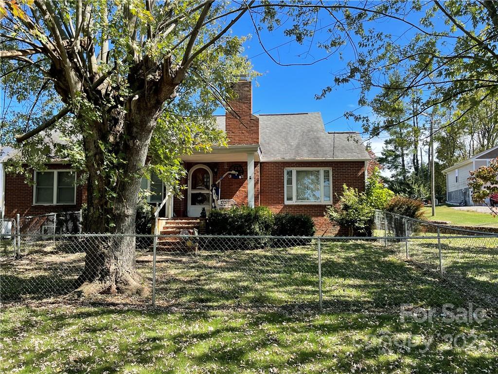 102 Dewey Avenue Canton NC 28716