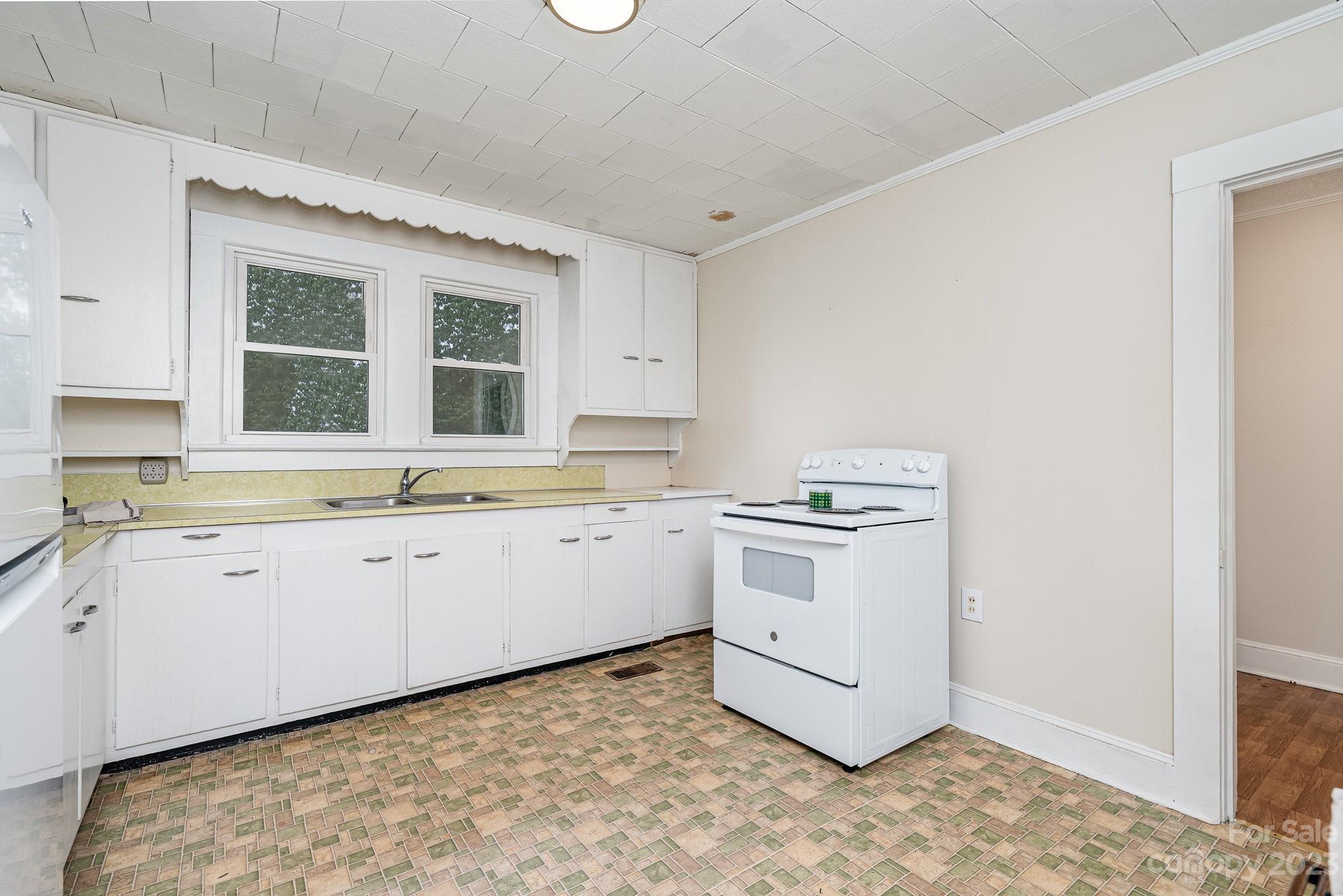 3 Veitor Avenue NW Concord NC 28027
