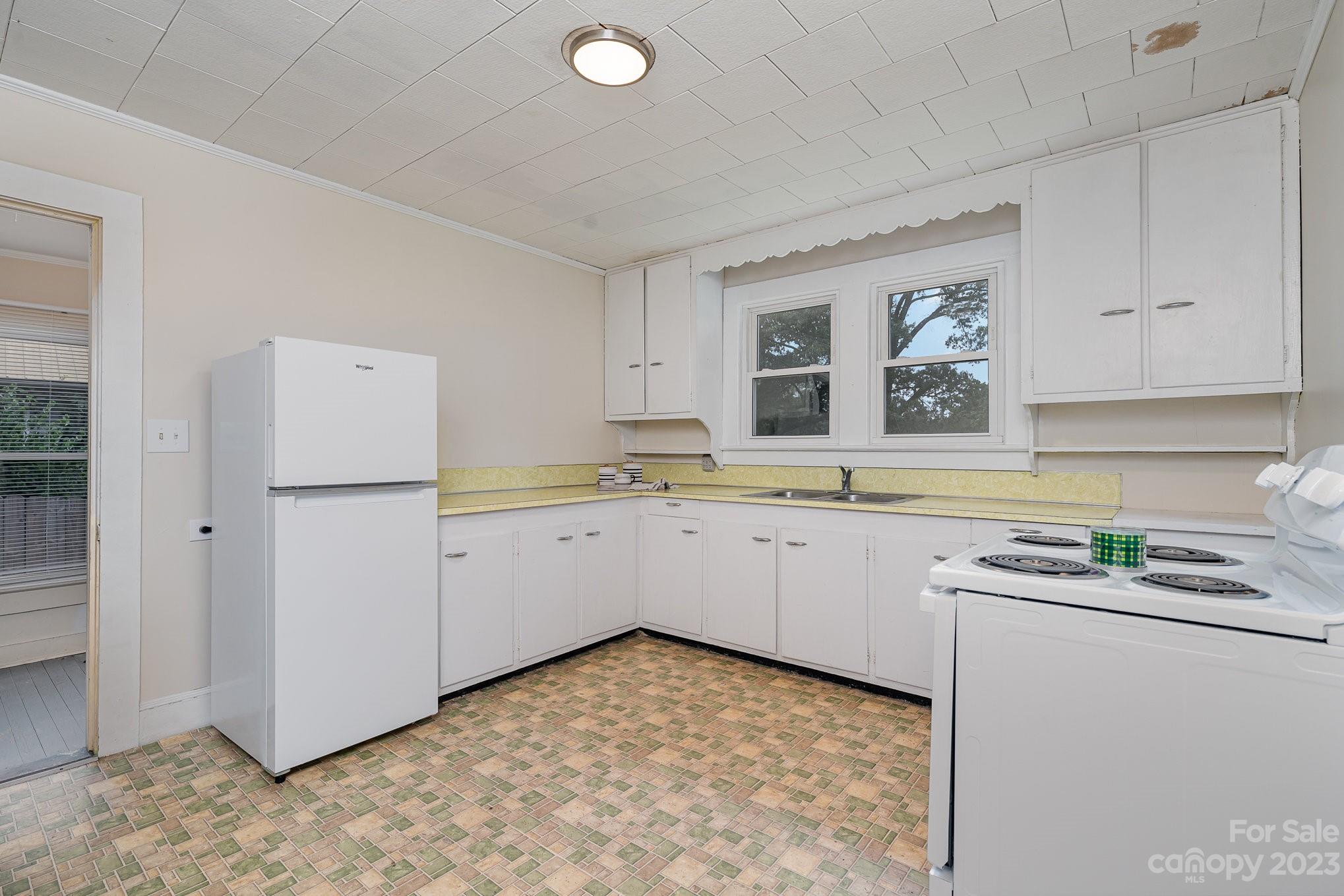 3 Veitor Avenue NW Concord NC 28027