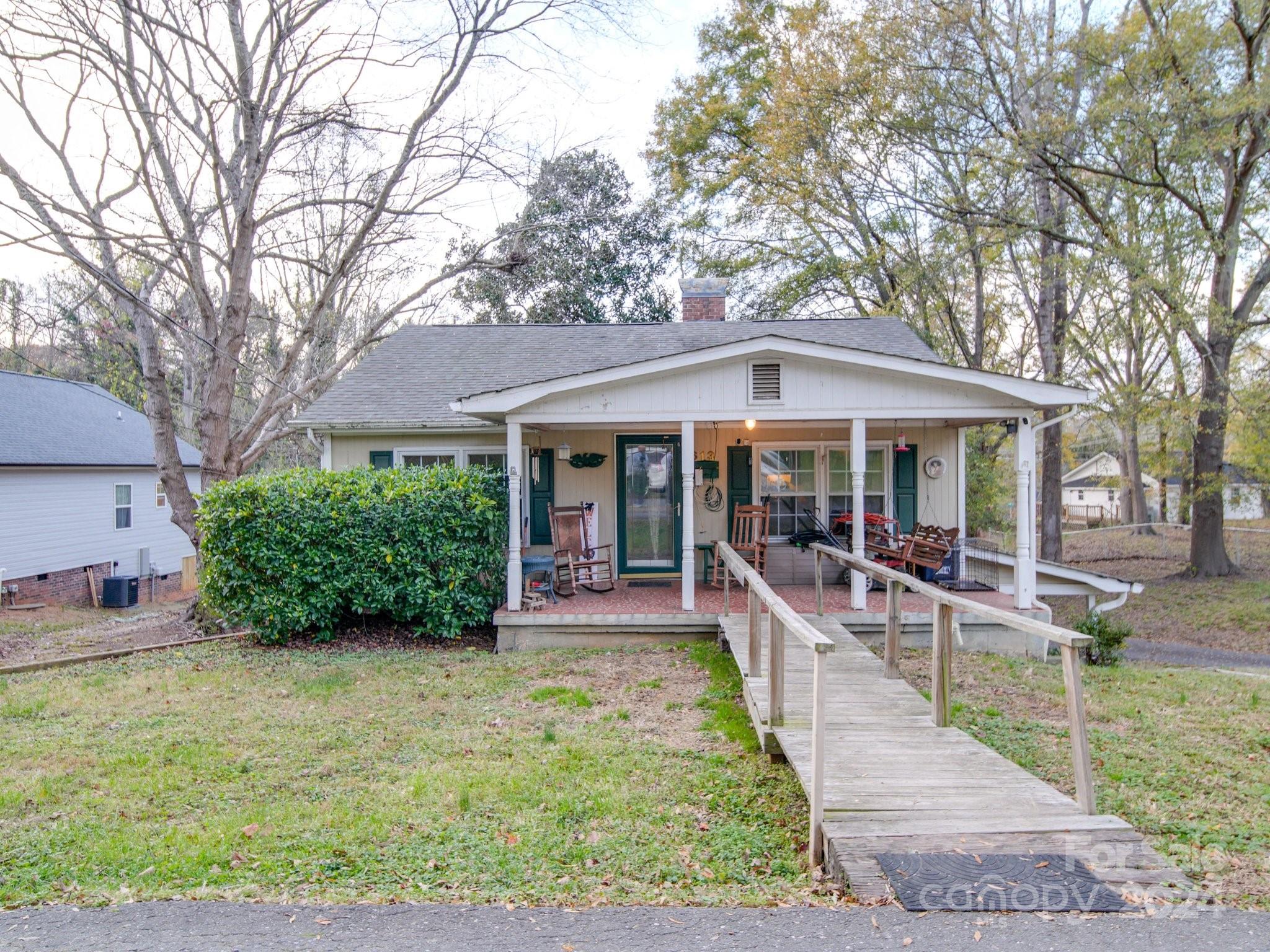 613 N Rhyne Street Gastonia NC 28054