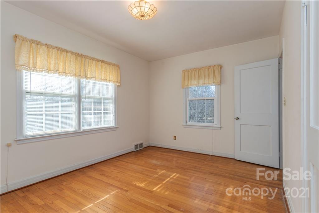 26 Lorraine Avenue Asheville NC 28804